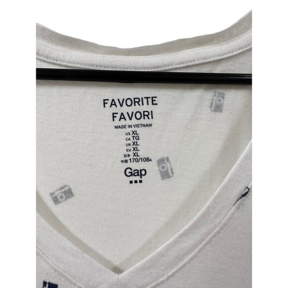 ๐ 2/$20 ๐ Gap White V-Neck T-Shirt With Camera Print Design XL - Picture 3 of 4
